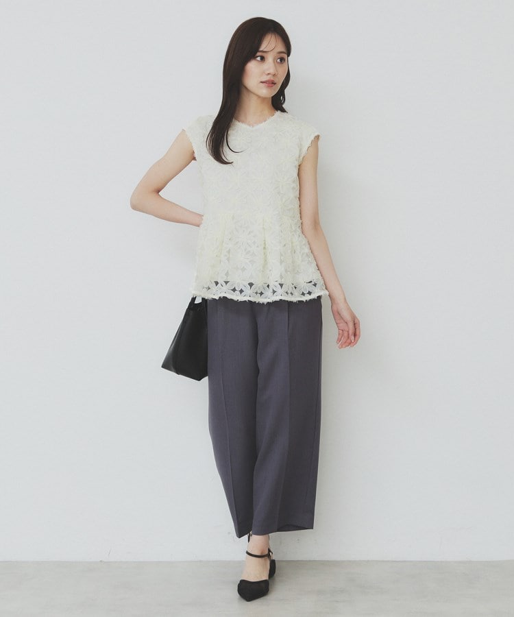 インデックス(index)のフラワーチュール刺繍ペプラムブラウス【洗える】11