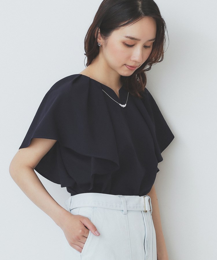 インデックス(index)の《7色展開/S-LLサイズ》フリルタックスリーブキーネックブラウス【吸水速乾/洗濯機可/イージーアイロン/抗ピル】16