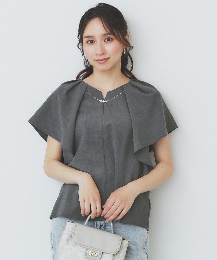 インデックス(index)の《7色展開/S-LLサイズ》フリルタックスリーブキーネックブラウス【吸水速乾/洗濯機可/イージーアイロン/抗ピル】28