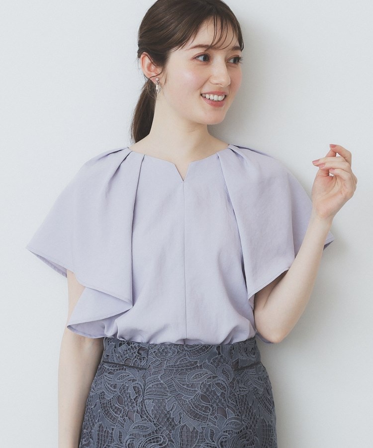 インデックス(index)の《7色展開/S-LLサイズ》フリルタックスリーブキーネックブラウス【吸水速乾/洗濯機可/イージーアイロン/抗ピル】43