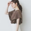インデックス(index)の《7色展開/S-LLサイズ》フリルタックスリーブキーネックブラウス【吸水速乾/洗濯機可/イージーアイロン/抗ピル】5