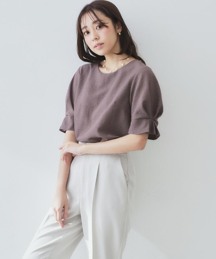 インデックス(index)の《8色展開/XS-LLサイズ》タックパフスリーブブラウス【洗濯機洗い可/吸水速乾/防シワ/抗ピル】70