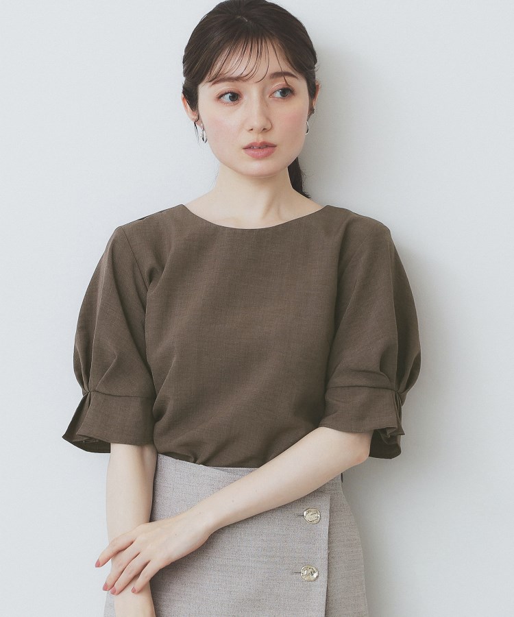 インデックス(index)の《8色展開/XS-LLサイズ》タックパフスリーブブラウス【洗濯機洗い可/吸水速乾/防シワ/抗ピル】 シャツ・ブラウス