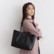 インデックス(index)の【A4サイズ収納可】フラワーパーツ合皮トートバッグ3