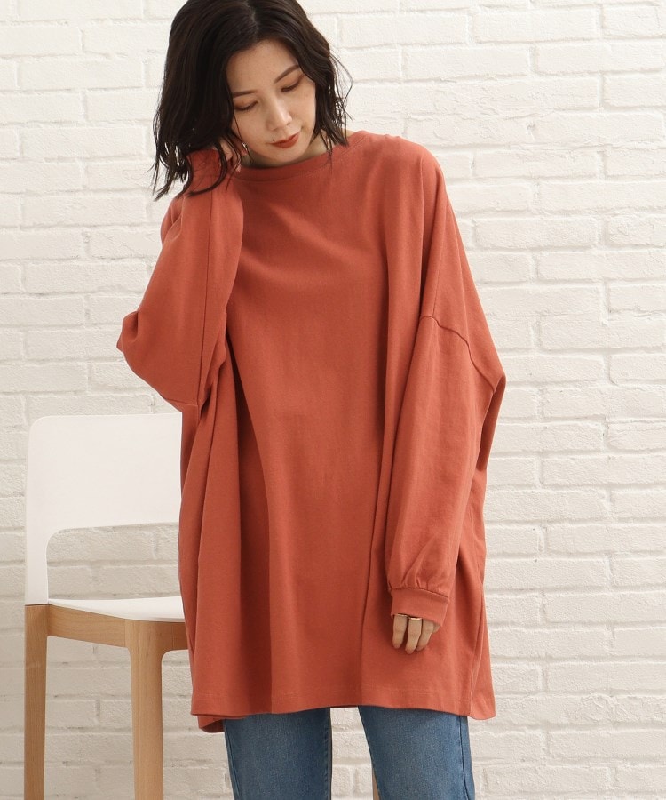 袖のゆるっと感がこなれ感を演出!ドルマン ビッグ プルオ―バー(カットソー) SHOO・LA・RUE(シューラルー)| ワールド オンラインストア WORLD ONLINE STORE SHOO・LA・RUE シューラルー 袖のゆるっと感がこなれ感を演出!ドルマン ビッグ プルオ―バー
