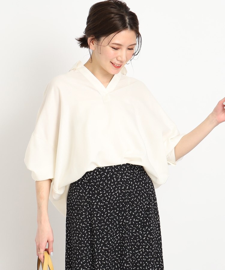 シューラルー(SHOO・LA・RUE)のドルマン衿付きシャツ ホワイト(002)