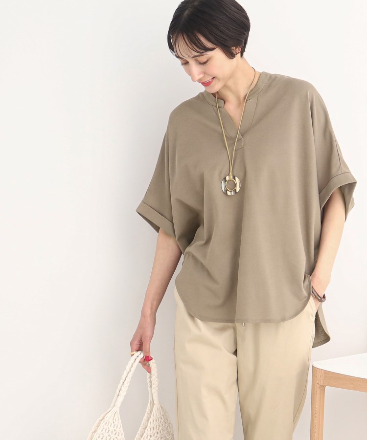シューラルー(SHOO・LA・RUE)の裾スリットとネックデザインが抜け感を演出！カノコ ドルマン トップス10