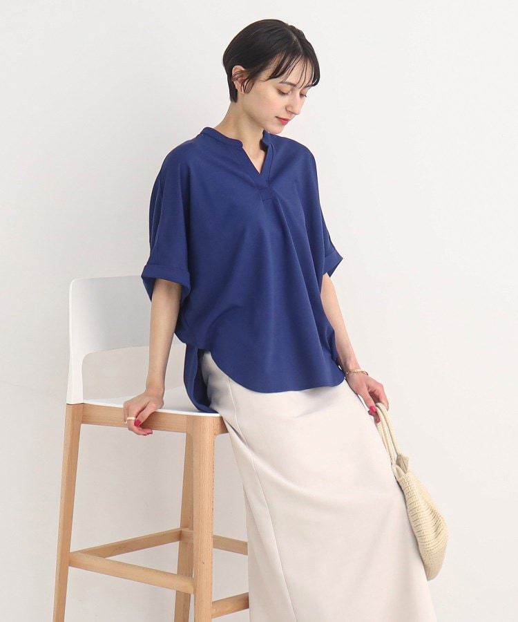 シューラルー(SHOO・LA・RUE)の裾スリットとネックデザインが抜け感を演出！カノコ ドルマン トップス ブルー(092)