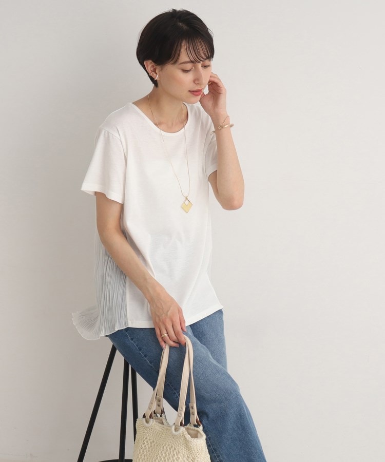 シューラルー(SHOO・LA・RUE)のバックプリーツ切り替えTシャツ ホワイト(002)