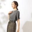 シューラルー(SHOO・LA・RUE)の【洗える】ふんわり さらさら コットンシフォン 半袖スキッパーブラウス2