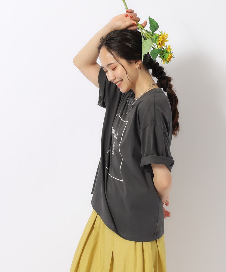 シューラルー(SHOO・LA・RUE)の【洗える/プチプラ/綿100％】グラフィック半袖ゆるTシャツ2