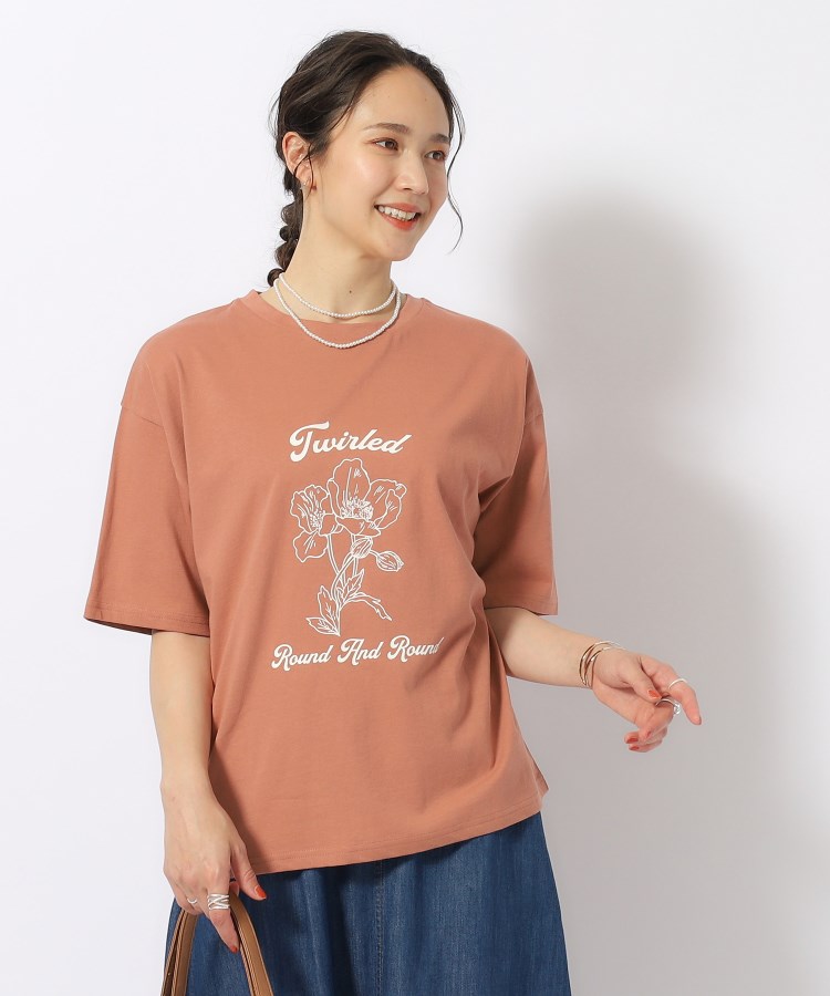 シューラルー(SHOO・LA・RUE)の【洗える/プチプラ/綿100％】グラフィック半袖ゆるTシャツ56