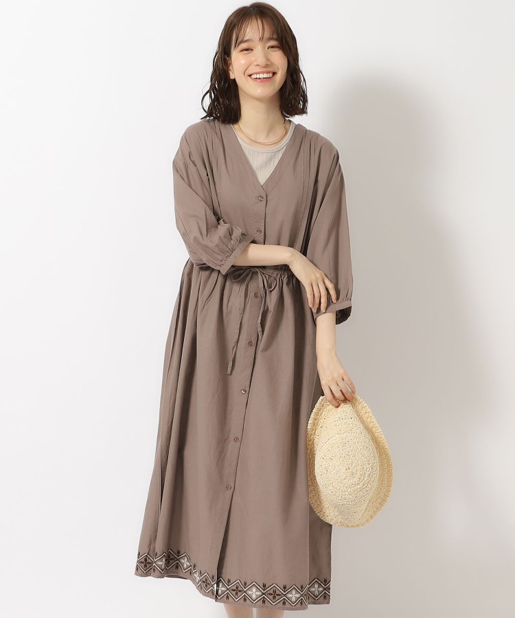 シューラルー(SHOO・LA・RUE)のさらりと着こなす インド綿 裾刺繍ワンピース モカブラウン(042)