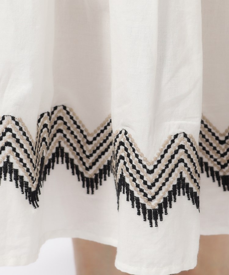 シューラルー(SHOO・LA・RUE)のふわっと揺れる インド綿 ティアード刺繍スカート4