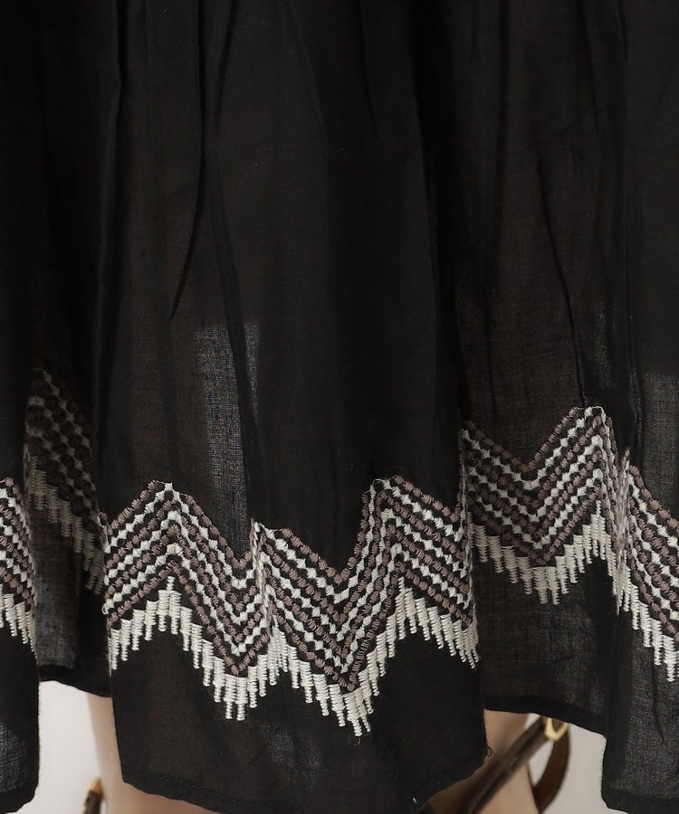 シューラルー(SHOO・LA・RUE)のふわっと揺れる インド綿 ティアード刺繍スカート8