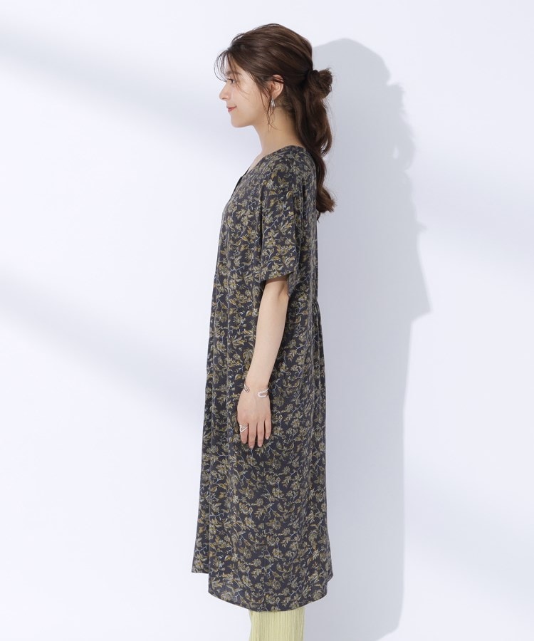 シューラルー(SHOO・LA・RUE)の花柄Vネック前あきワンピース10