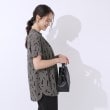 シューラルー(SHOO・LA・RUE)の【洗える】周りと差がつく プリントハイネックブラウス2