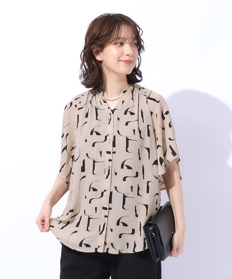 シューラルー(SHOO・LA・RUE)の【高レビュー/洗える】シンプルコーデに彩りを プリント前あきブラウス1
