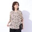 シューラルー(SHOO・LA・RUE)の【高レビュー/洗える】シンプルコーデに彩りを プリント前あきブラウス1
