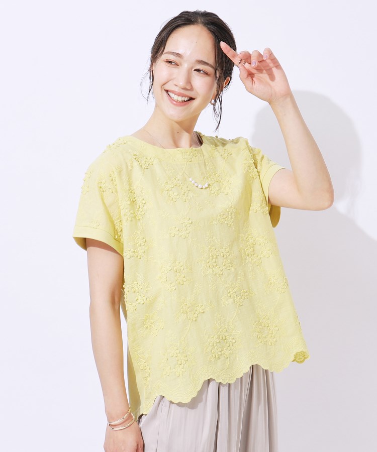 洗える】女性らしさを引き立てる フロント刺繍Tシャツ 洗える】女性らしさを引き立てる フロント刺繍Tシャツ