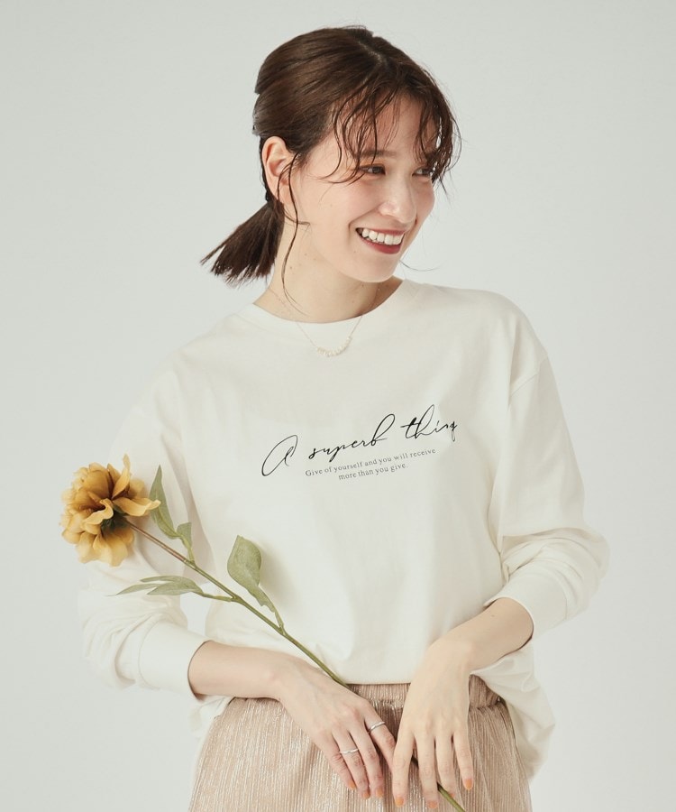 シューラルー(SHOO・LA・RUE)の【洗える】プリントロングスリーブTシャツ ホワイト(001)