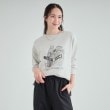 シューラルー(SHOO・LA・RUE)の【S-LL/洗える】レイヤードも楽しめる プリントスウェット1