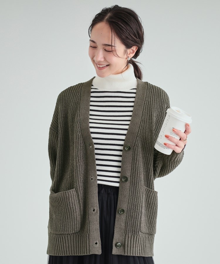シューラルー(SHOO・LA・RUE)の【高レビュー/洗える】ポケット付きが嬉しい ざっくり編み Vネックカーディガン チャコールグレー(014)