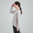 シューラルー(SHOO・LA・RUE)の【洗える/S-LL】洗濯後しわになりにくい 首元すっきりキーネックトップス2