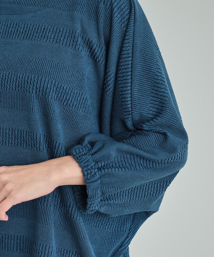 シューラルー(SHOO・LA・RUE)の【S-LL/洗える】表面感で差をつける やわらかドルマントップス25