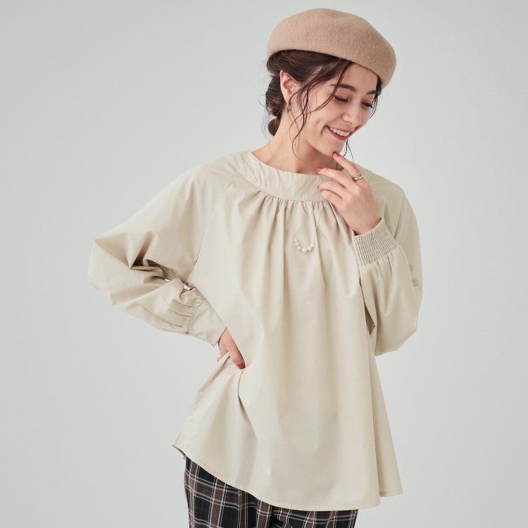 シューラルー(SHOO・LA・RUE)の【S-LL/洗える】大人可愛くきちんと感も ギャザークルーネックブラウス シャツ・ブラウス