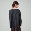 シューラルー(SHOO・LA・RUE)の【S-LL/洗える】大人可愛くきちんと感も ギャザークルーネックブラウス2