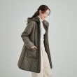 シューラルー(SHOO・LA・RUE)の【フード取り外し可/撥水加工】自然にくびれる あったかダイヤ柄キルトコート10