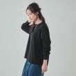 シューラルー(SHOO・LA・RUE)の【洗える/毛玉レス】インせず着られる　大人の抜け感　バックスリットニット2