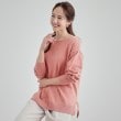 シューラルー(SHOO・LA・RUE)の【S-LL/洗える/静電気軽減】アウトでも決まる もちもち ボートネック風ニット ピンク(072)