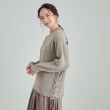 シューラルー(SHOO・LA・RUE)の【洗える/静電気軽減】ちくちくしにくい レースアップ畦編みニット2