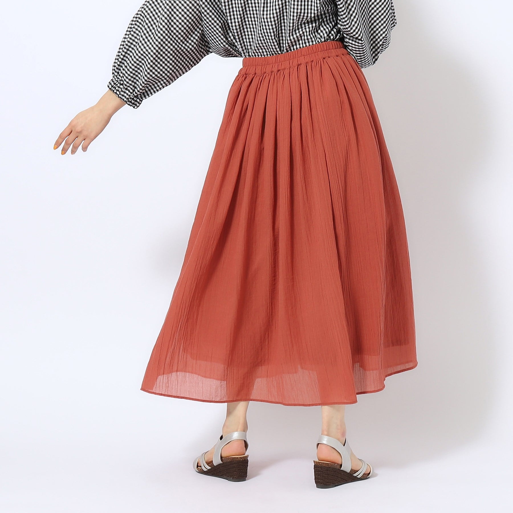 シューラルー(SHOO・LA・RUE)の【歩くたび揺れる】上品な透け感カラーボイルスカート10