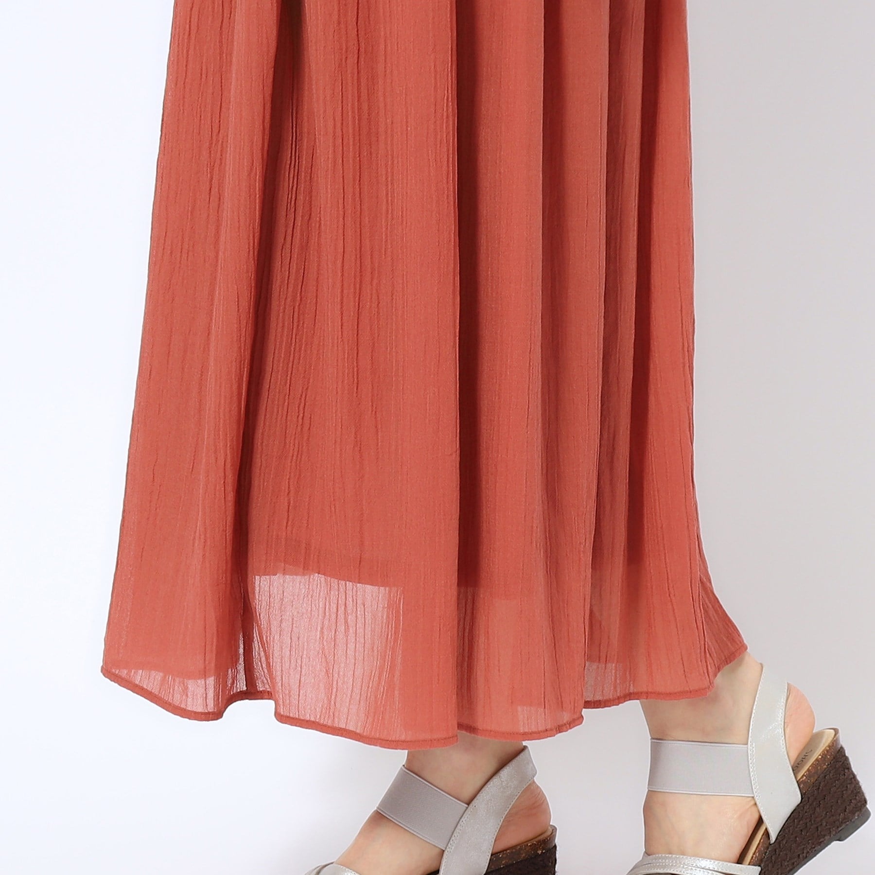 シューラルー(SHOO・LA・RUE)の【歩くたび揺れる】上品な透け感カラーボイルスカート29
