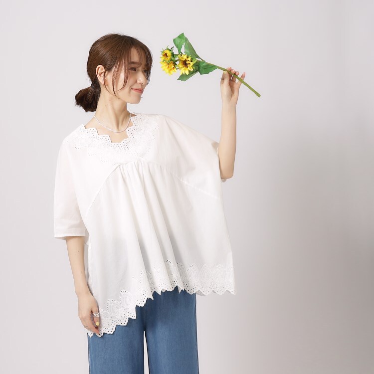 シューラルー(SHOO・LA・RUE)の【体型カバー/コットン100%】5分袖 スカラップレース刺繍ブラウス シャツ・ブラウス