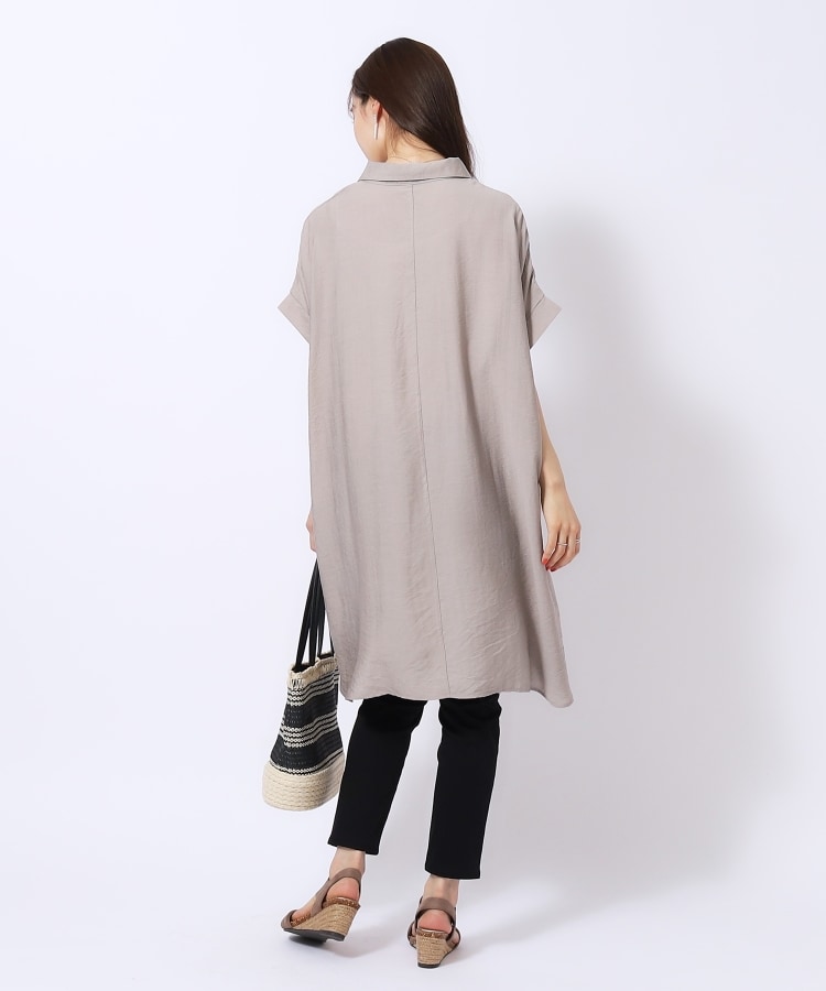 シューラルー(SHOO・LA・RUE)の【洗える/体型カバー】スキッパーシャツチュニック21