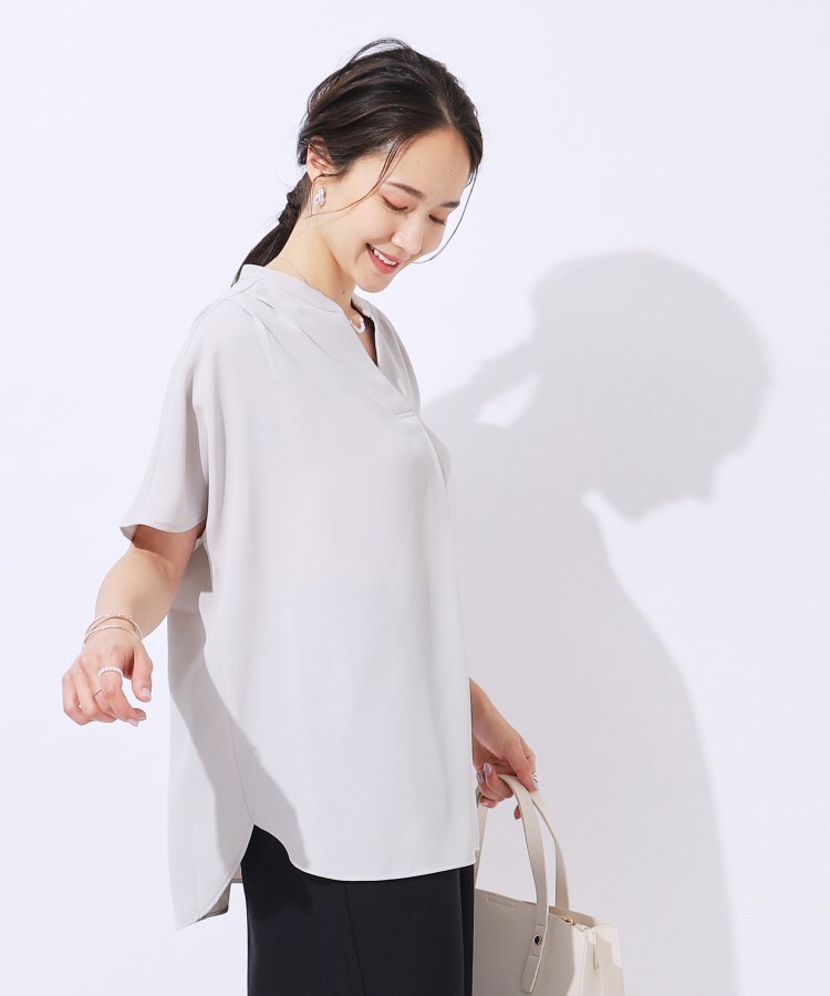 シューラルー(SHOO・LA・RUE)の【洗える/無理せずキレイ】オンオフ使える！タックスキッパーブラウス2
