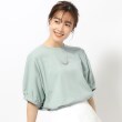 シューラルー(SHOO・LA・RUE)の【洗える】袖口ギャザー ゆるドルマントップス ミントグリーン(021)