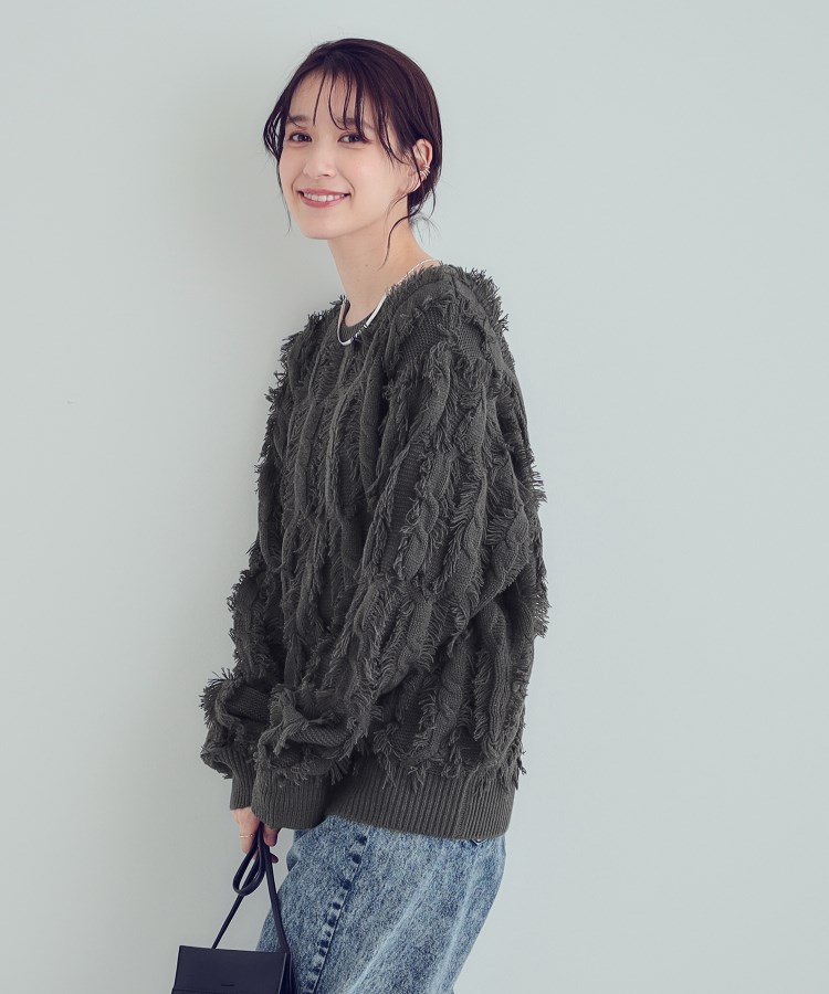 シューラルー(SHOO・LA・RUE)の【S-LL】一枚で主役級。フリンジが目を惹くゆるニット2