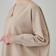 シューラルー(SHOO・LA・RUE)の【洗える】レイヤードコーデも楽しめる もちもちVネックニット17