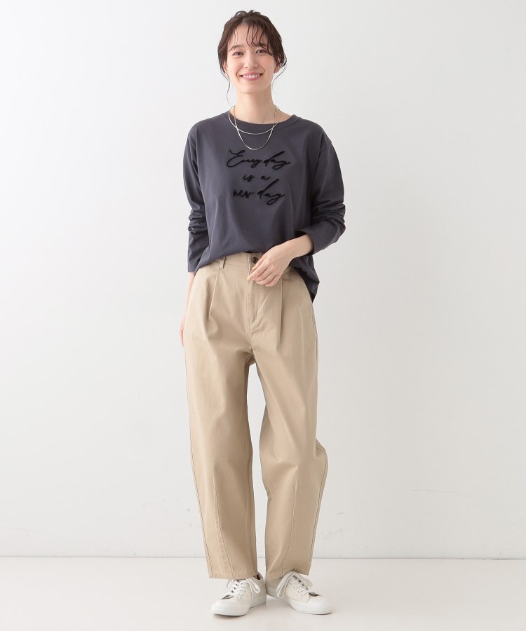 シューラルー(SHOO・LA・RUE)の【S-LL】ロゴの立体感が魅力 ブラシ刺繍ロンT7