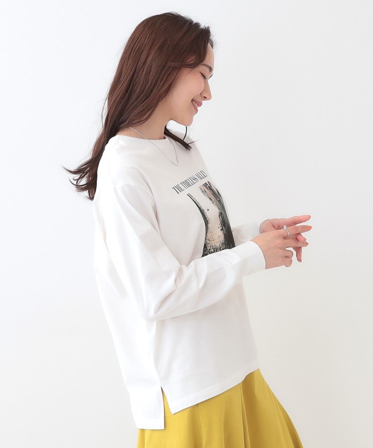 シューラルー(SHOO・LA・RUE)の【洗える/S-LL】一枚でもレイヤードでも グラフィック長袖Tシャツ2