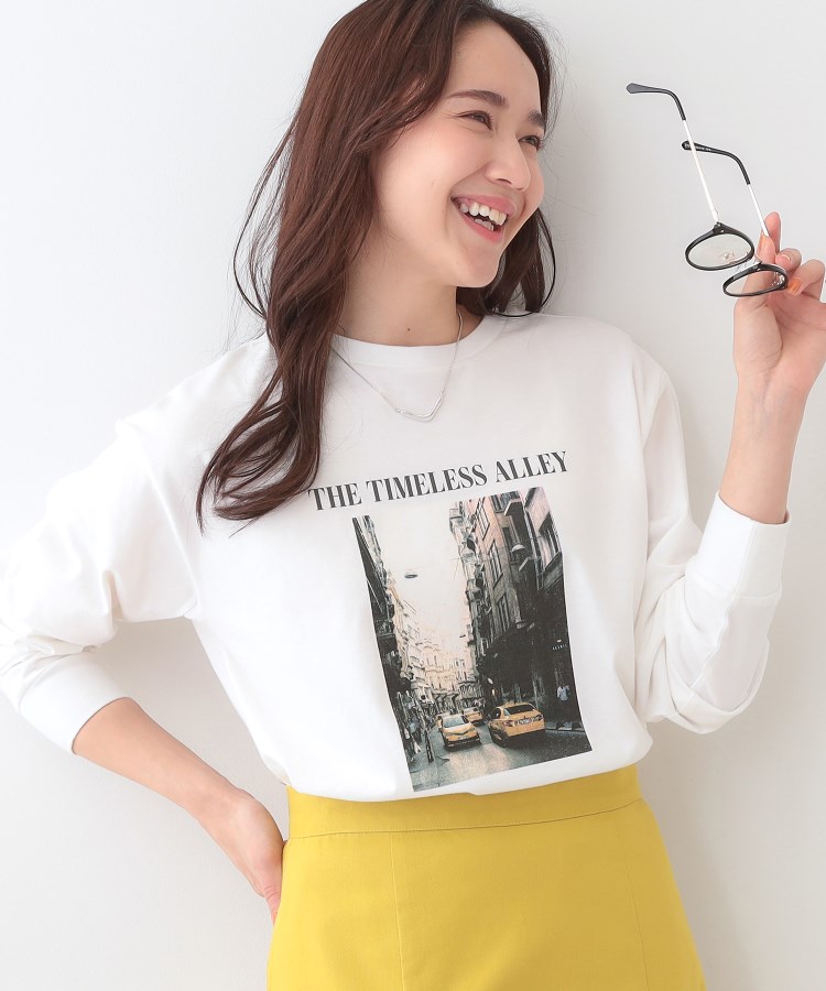 シューラルー(SHOO・LA・RUE)の【洗える/S-LL】一枚でもレイヤードでも グラフィック長袖Tシャツ ホワイト(101)