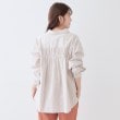 シューラルー(SHOO・LA・RUE)の【洗える】バックギャザーがポイント 綿ワッシャー前開きシャツ10