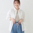シューラルー(SHOO・LA・RUE)の【洗える】バックギャザーがポイント 綿ワッシャー前開きシャツ ホワイト(001)