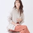 シューラルー(SHOO・LA・RUE)の【洗える】バックギャザーがポイント 綿ワッシャー前開きシャツ ピンクベージュ(353)