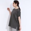 シューラルー(SHOO・LA・RUE)の【洗える/S-LL/ひんやり/UV】汗をかいても気になりにくい スリットトップス12